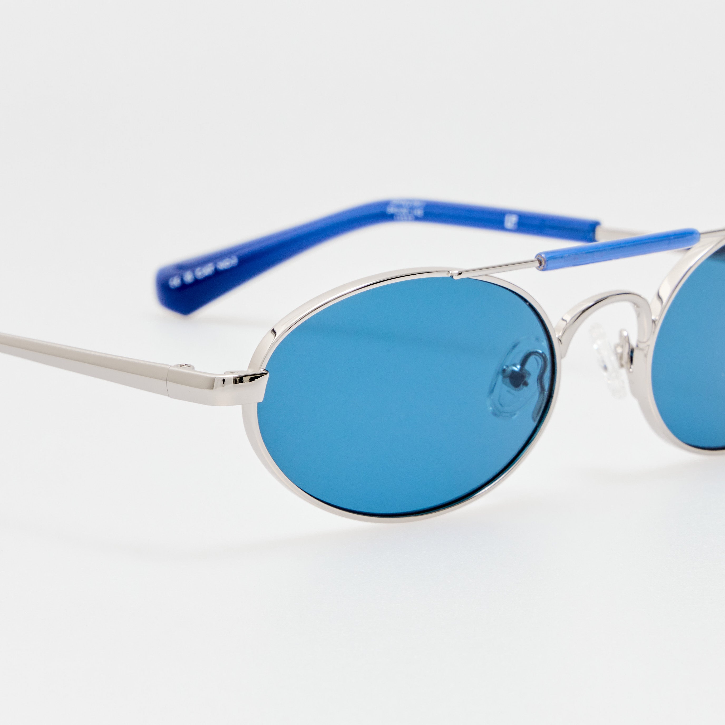 Oval Sunglasses in Navy