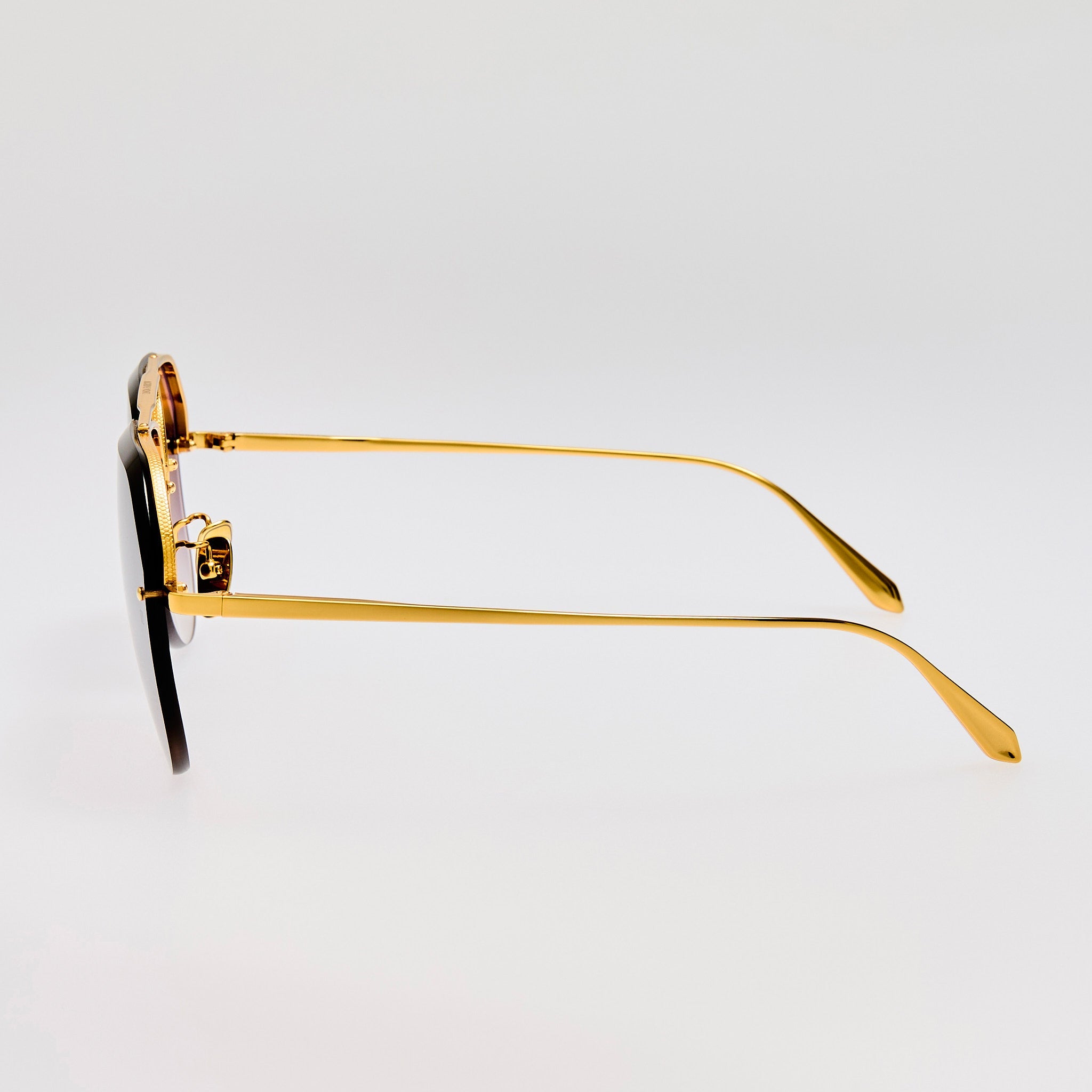 Quynh Sunglasses in Grey and Gold