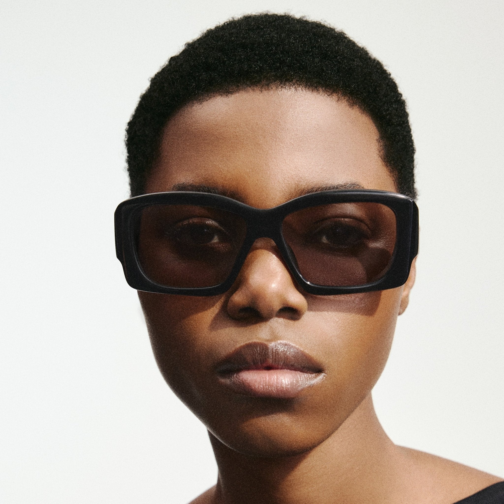 Croisiere Rectangular Sunglasses in Black - LINDA FARROW - Sunglasses -
