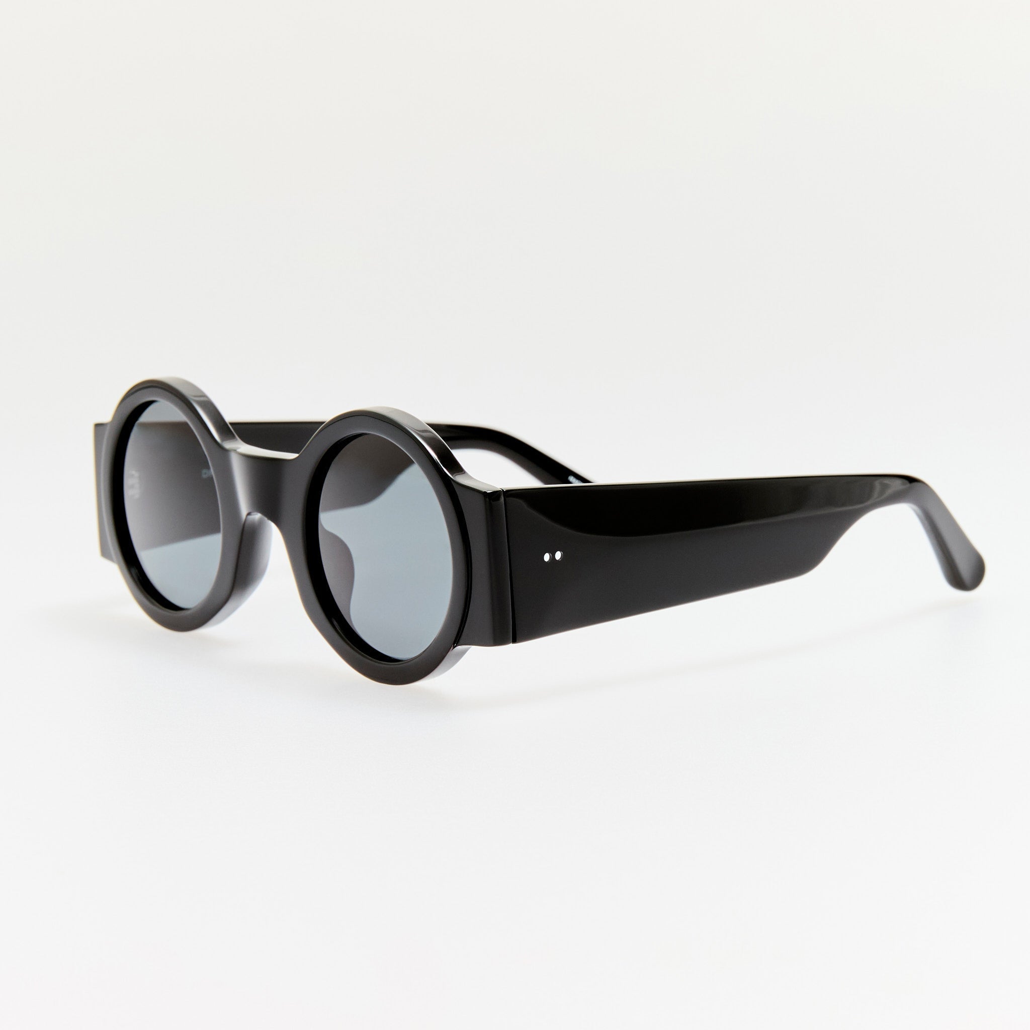 Round Sunglasses in Black - LINDA FARROW - Sunglasses -