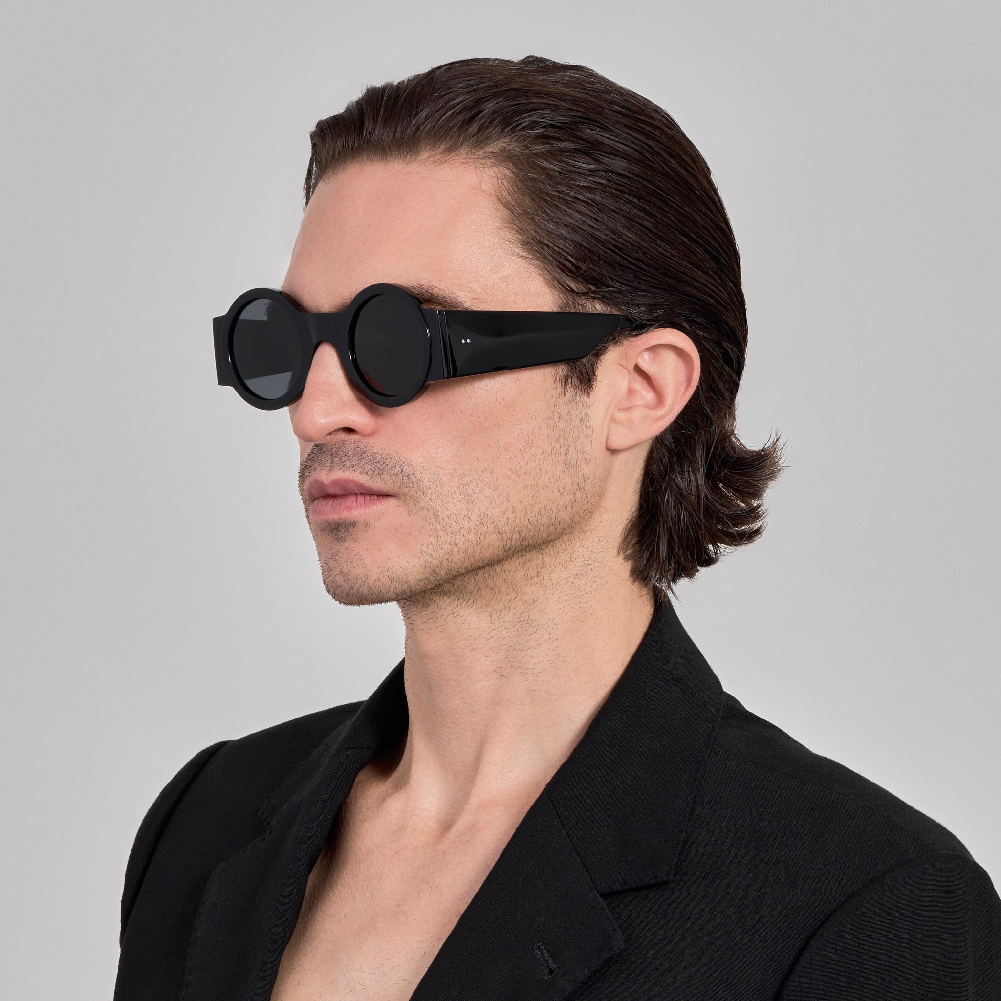 Round Sunglasses in Black - LINDA FARROW - Sunglasses -