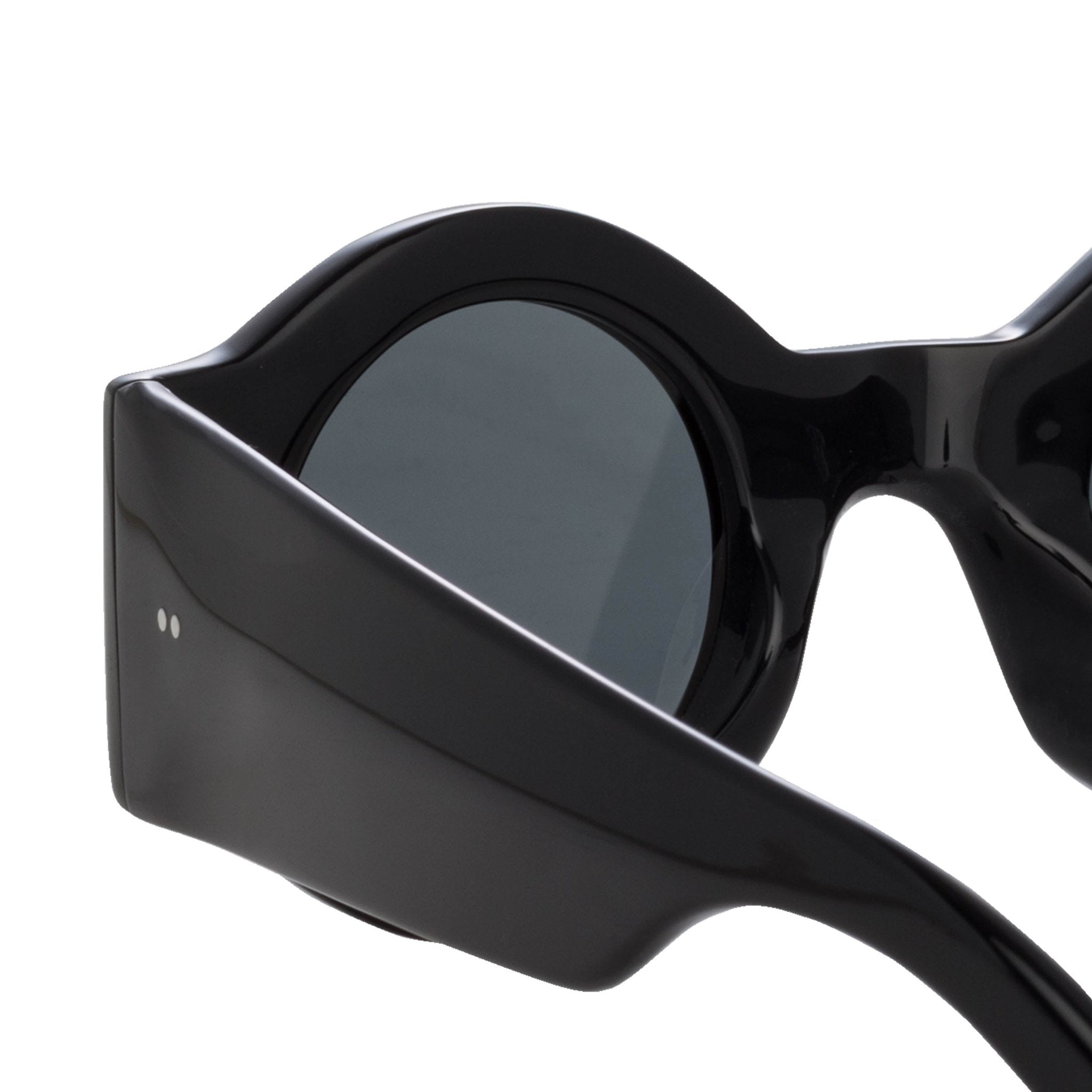 Round Sunglasses in Black - LINDA FARROW - Sunglasses -