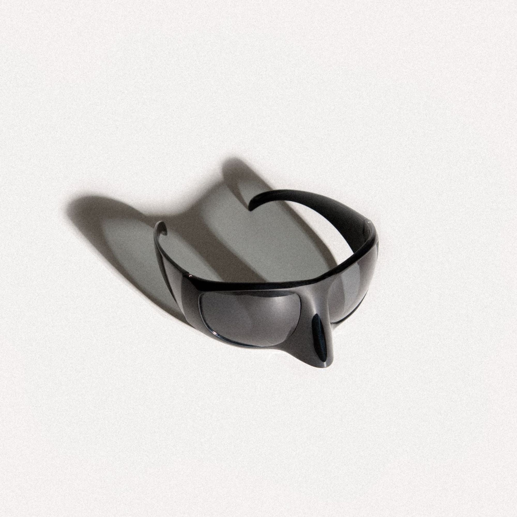 The Mask Sunglasses in Black - LINDA FARROW - Sunglasses -