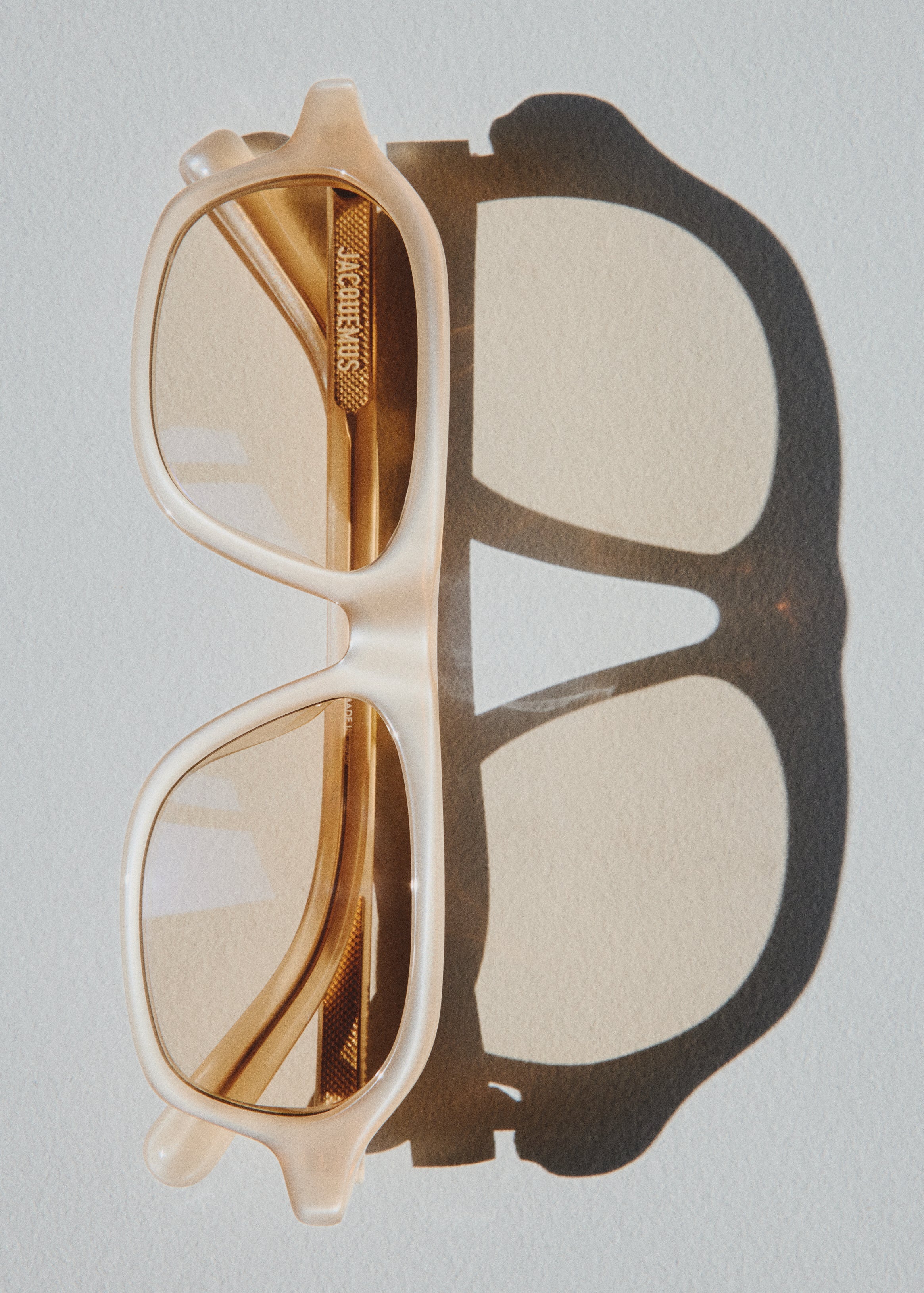 Jacquemus Ovalo Oval Sunglasses in Leopard | Linda Farrow Official