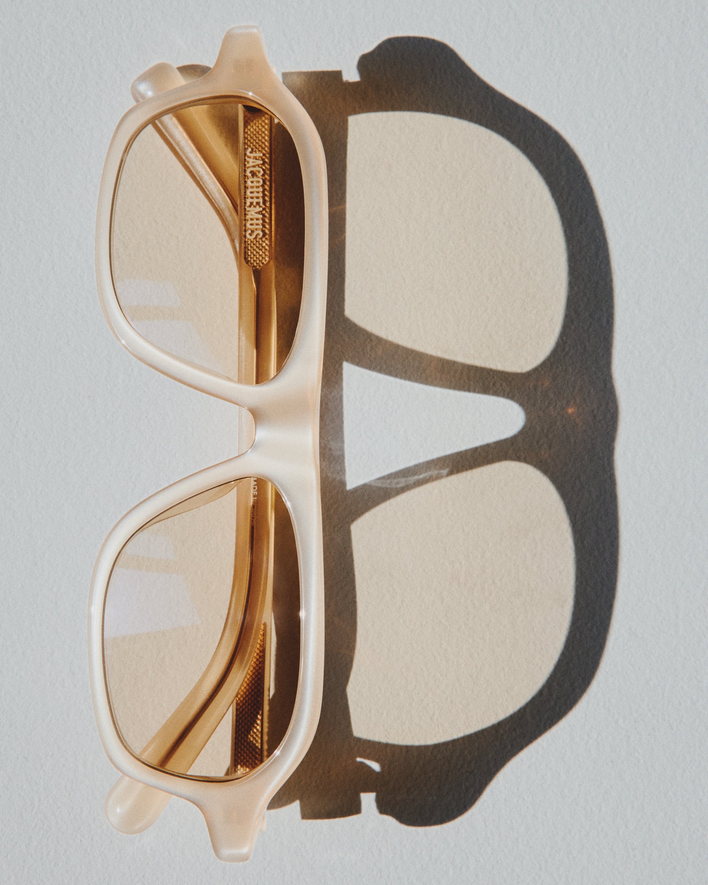 Jacquemus Ovalo Oval Sunglasses in Leopard | Linda Farrow Official