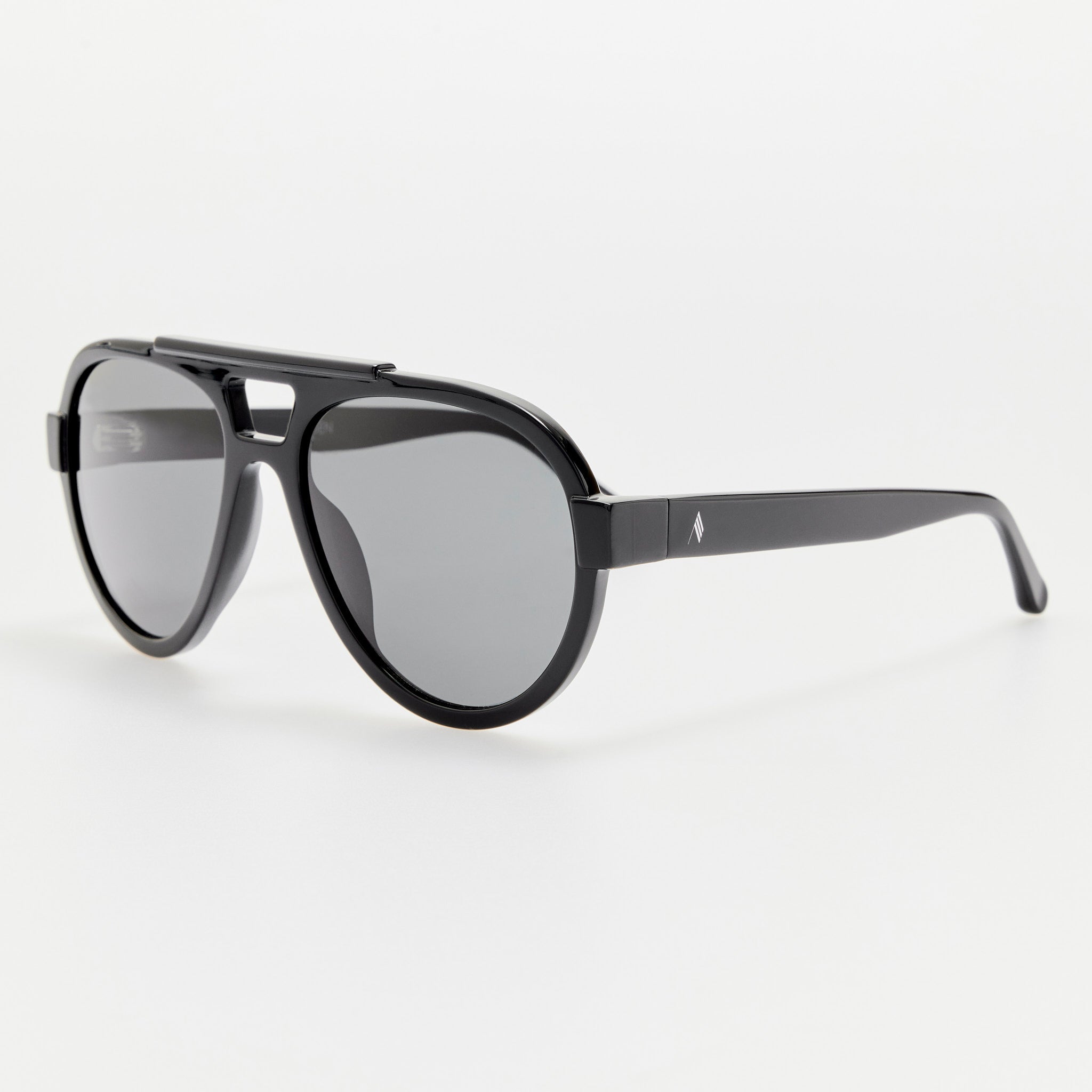 Jurgen Aviator Sunglasses in Black