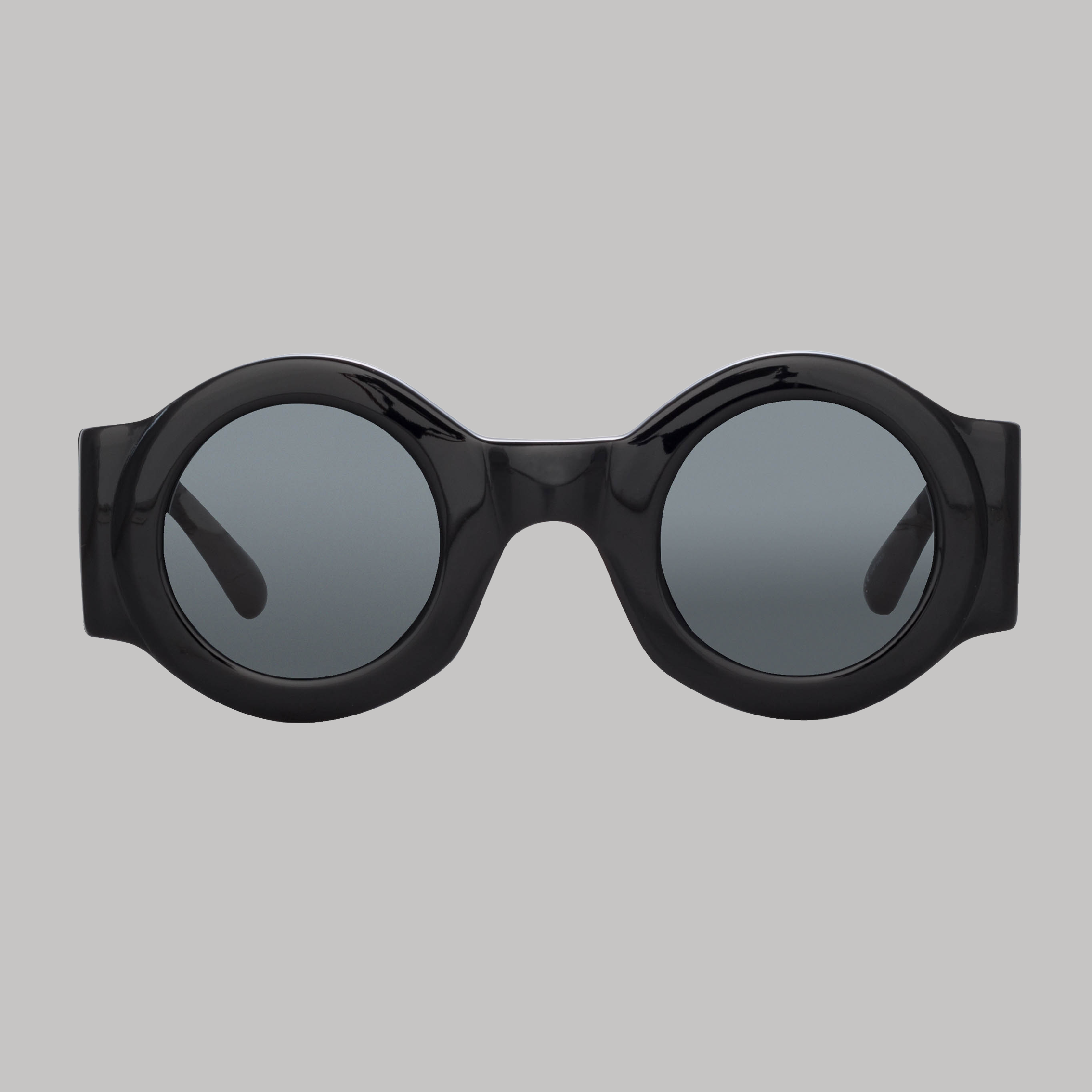Round Sunglasses in Black
