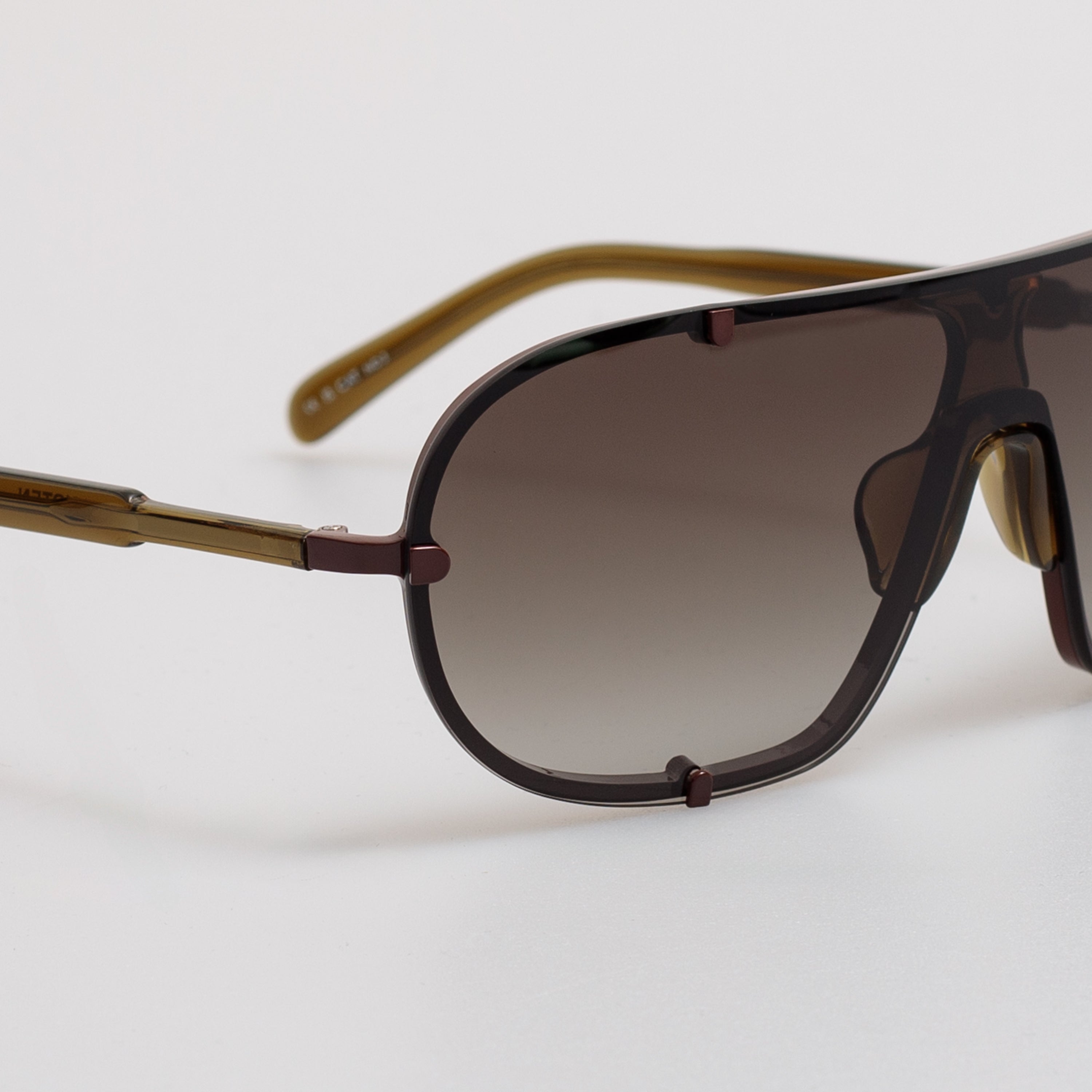 Aviator Sunglasses in Dark Rust