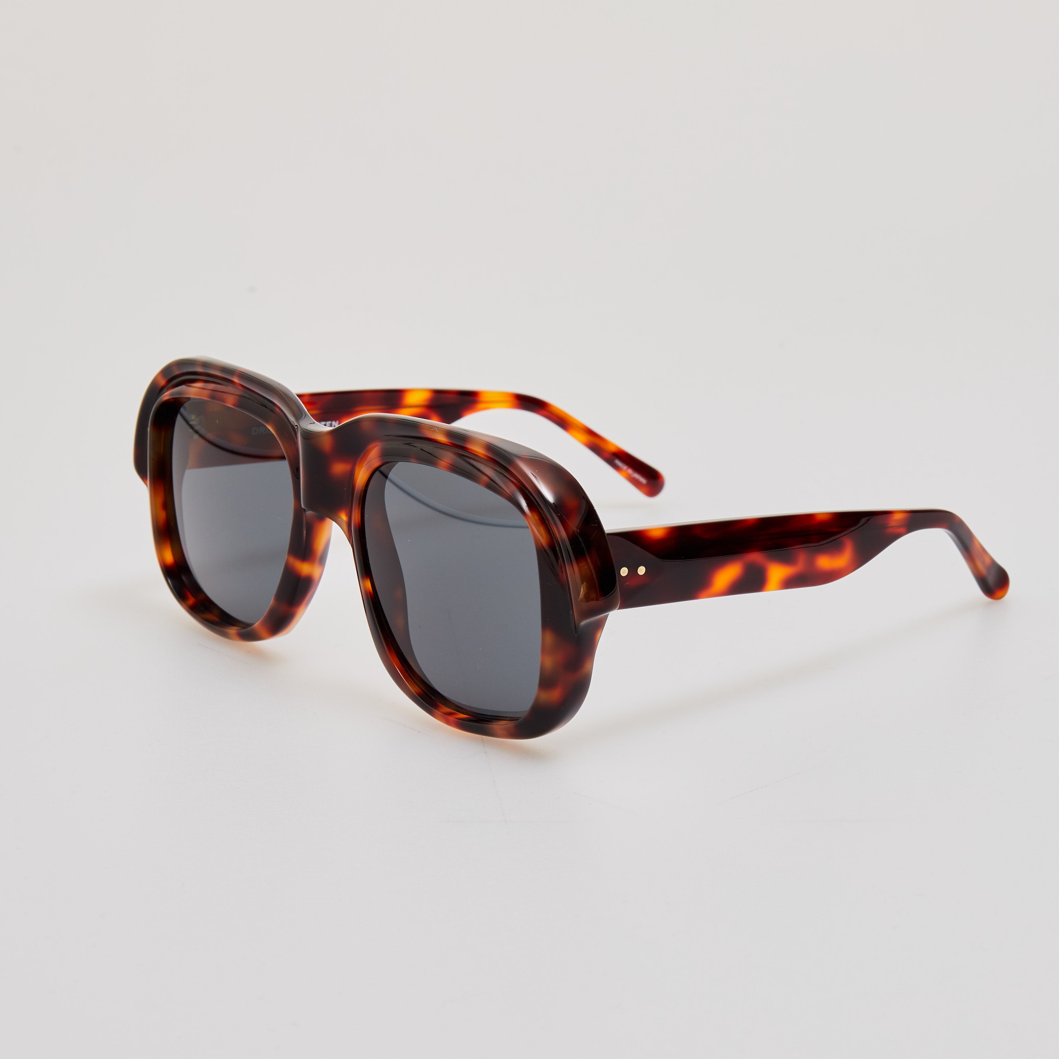 Oversize Sunglasses in Tortoiseshell