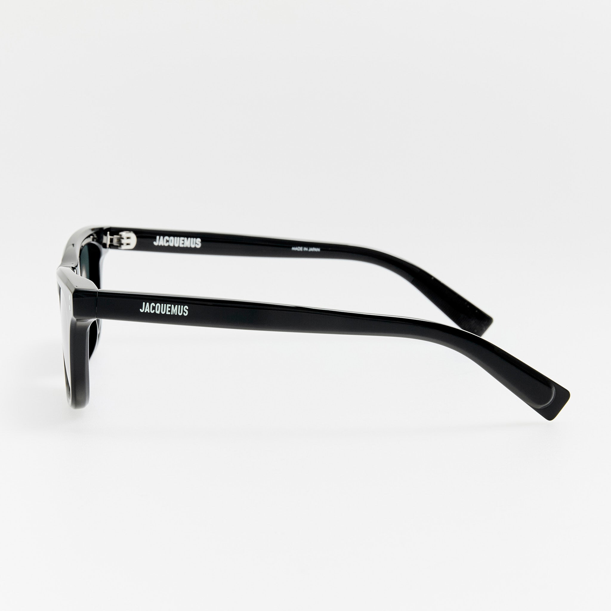 Pilotis Sunglasses in Black