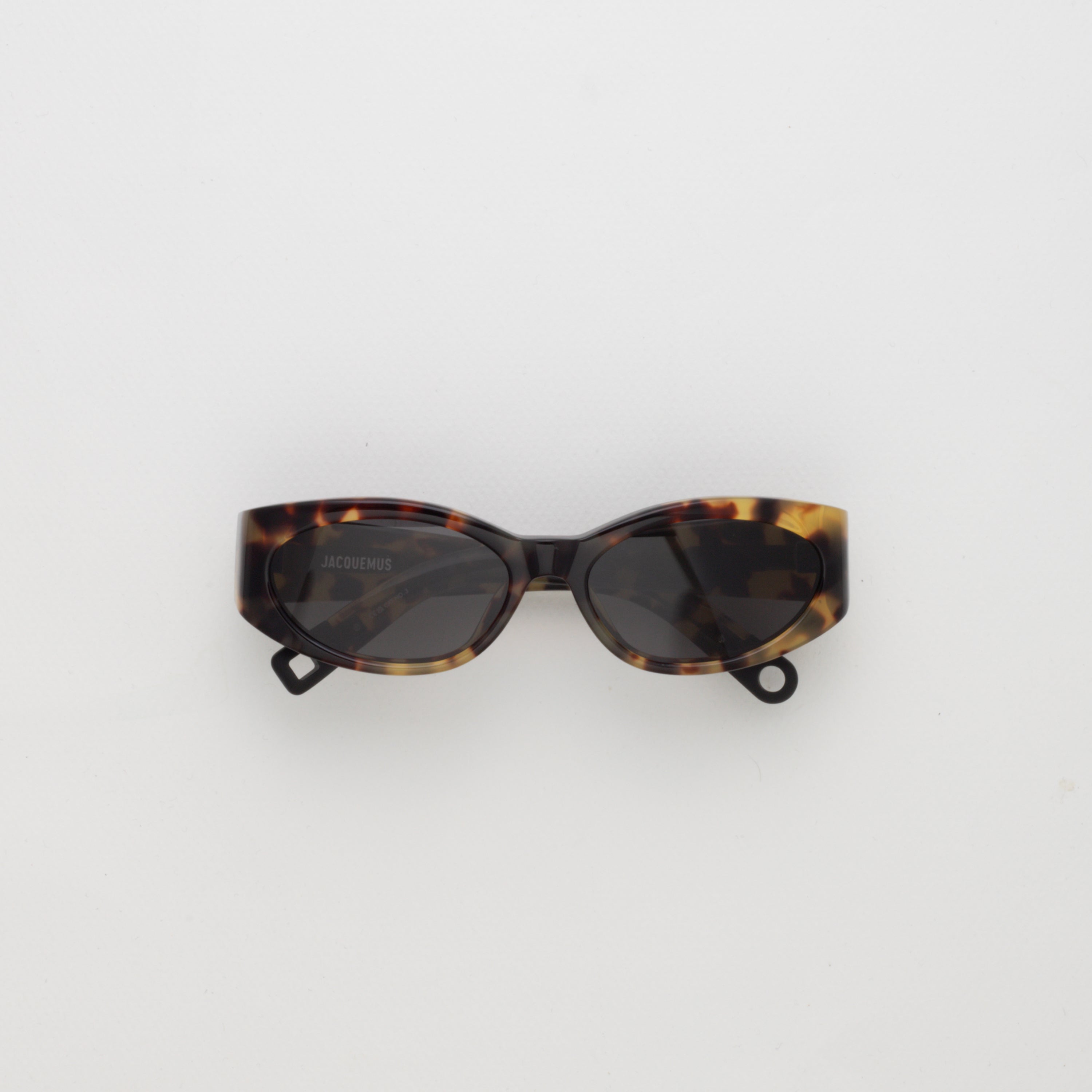 Ovalo Oval Sunglasses in Tortoiseshell