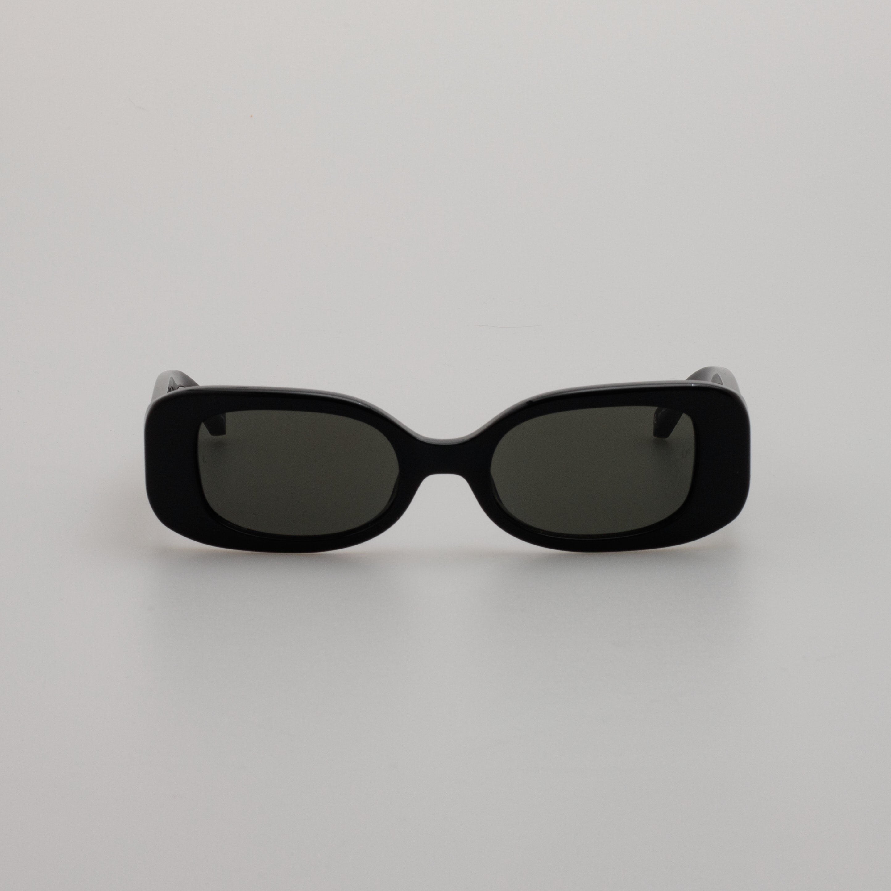 Lola Sunglasses in Black