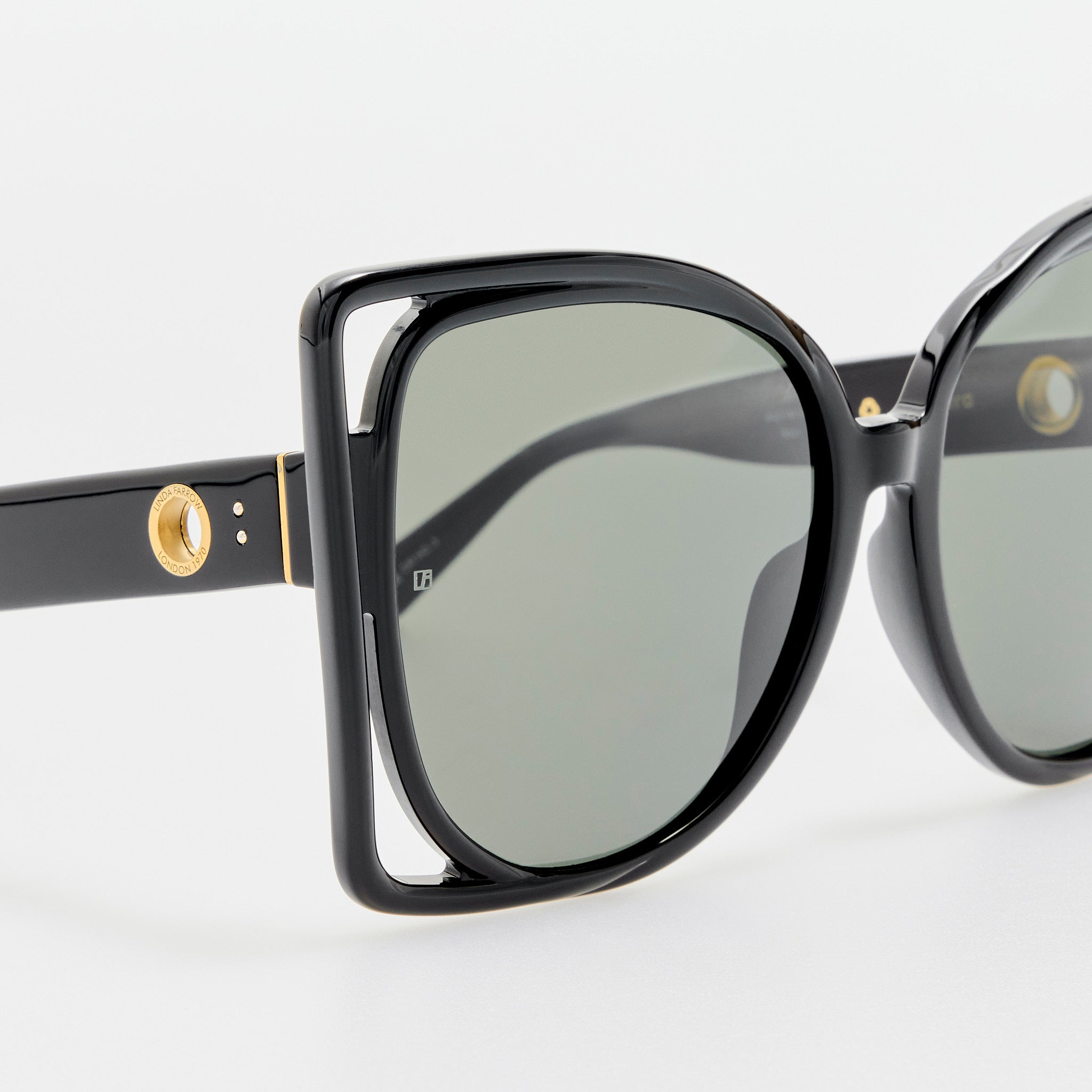 Astra Sunglasses in Black