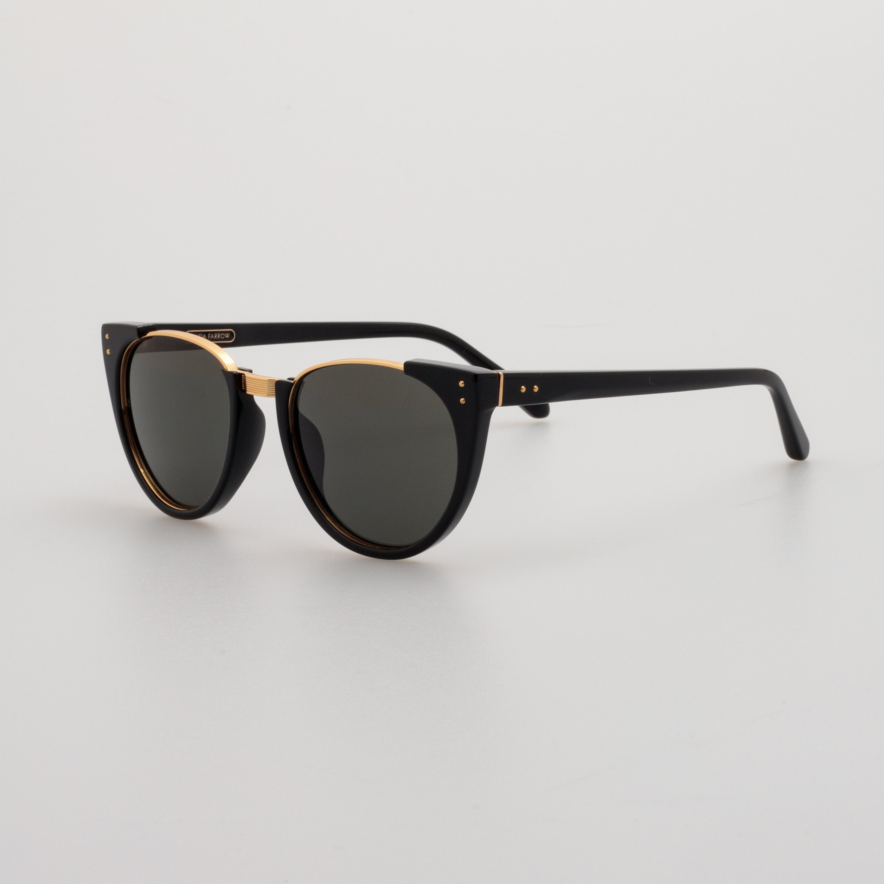 Iris Oval Sunglasses in Black