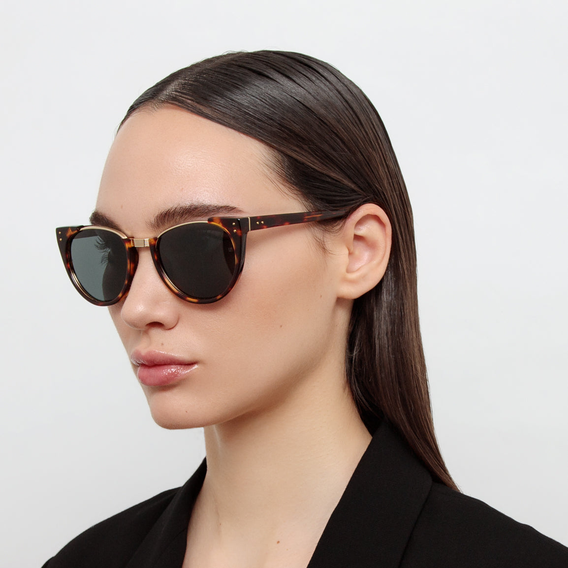 Iris Oval Sunglasses in Dark Tortoiseshell