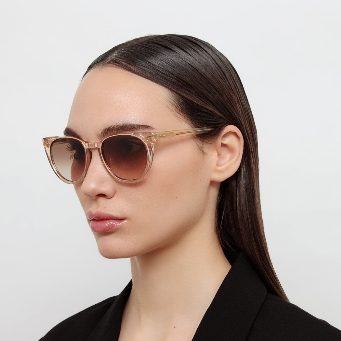 Iris Oval Sunglasses in Ash