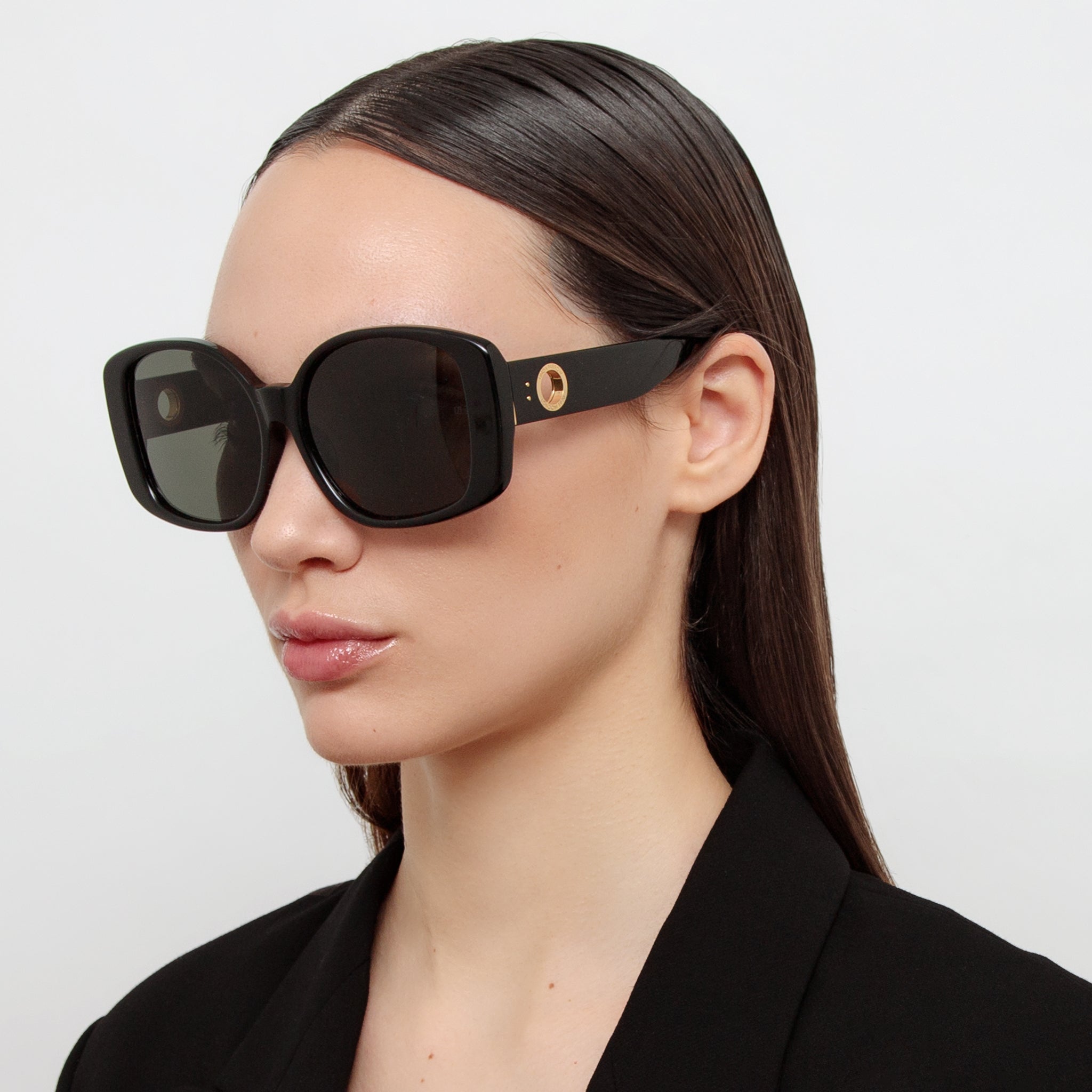 Venus Oversize Sunglasses in Black