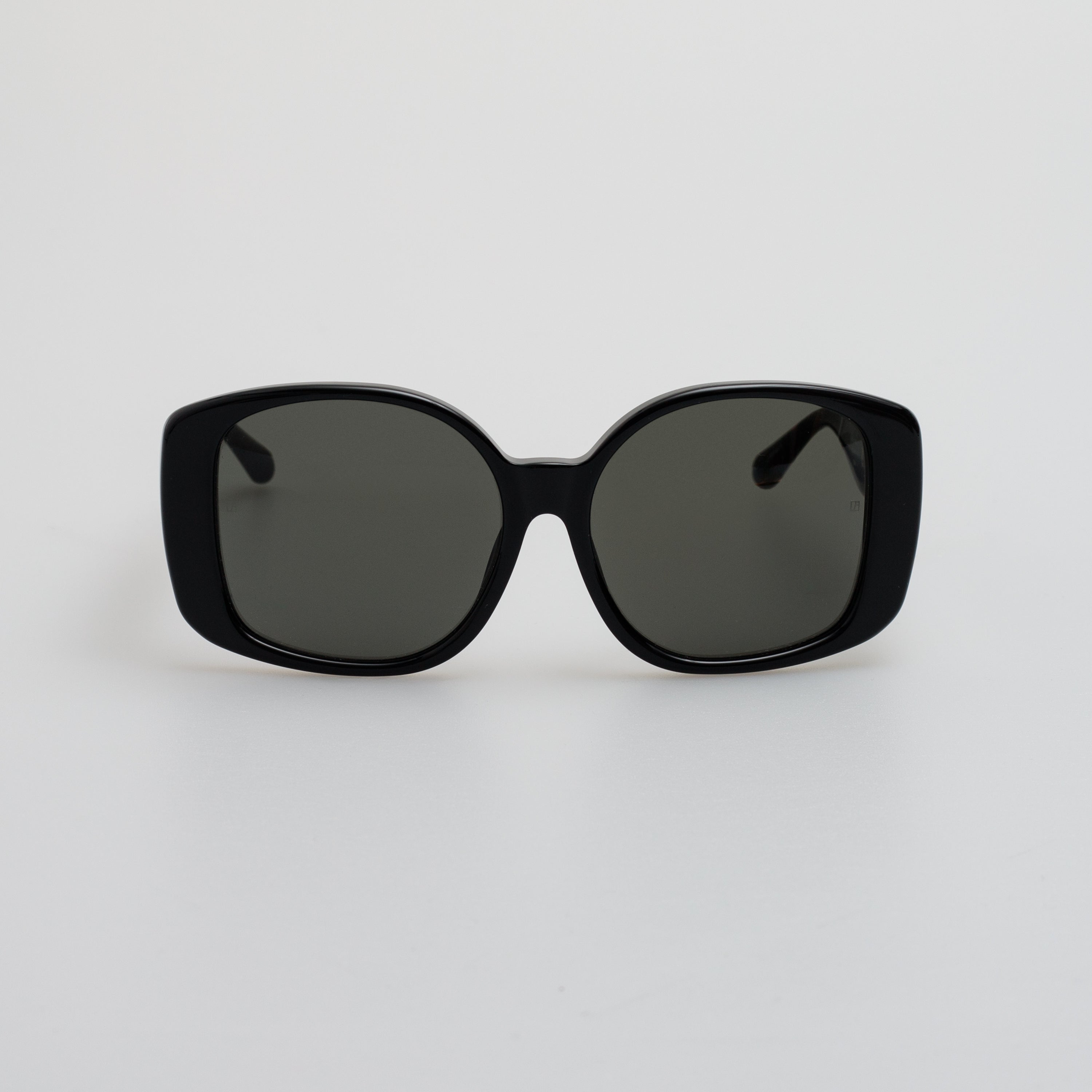 Venus Oversize Sunglasses in Black