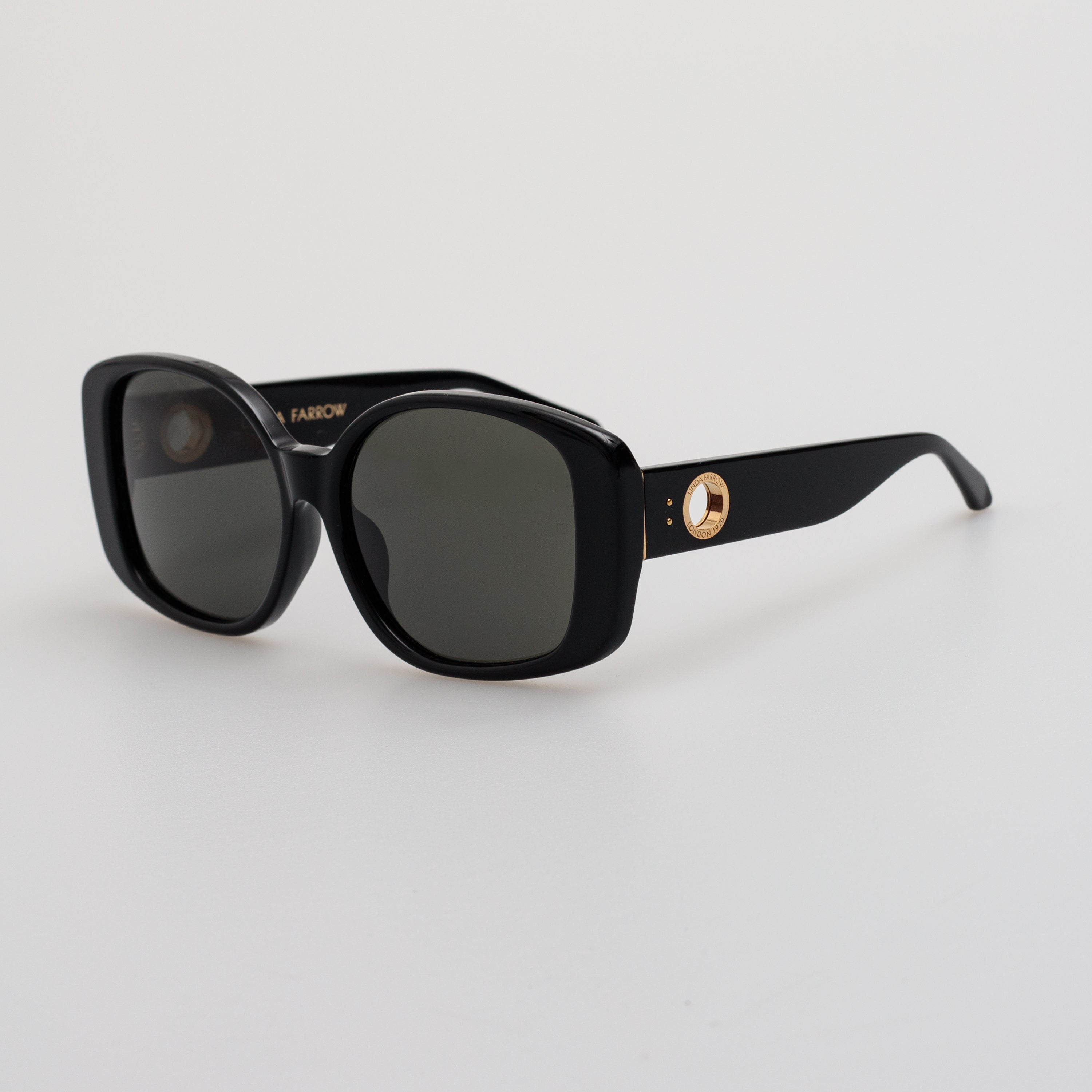 Venus Oversize Sunglasses in Black