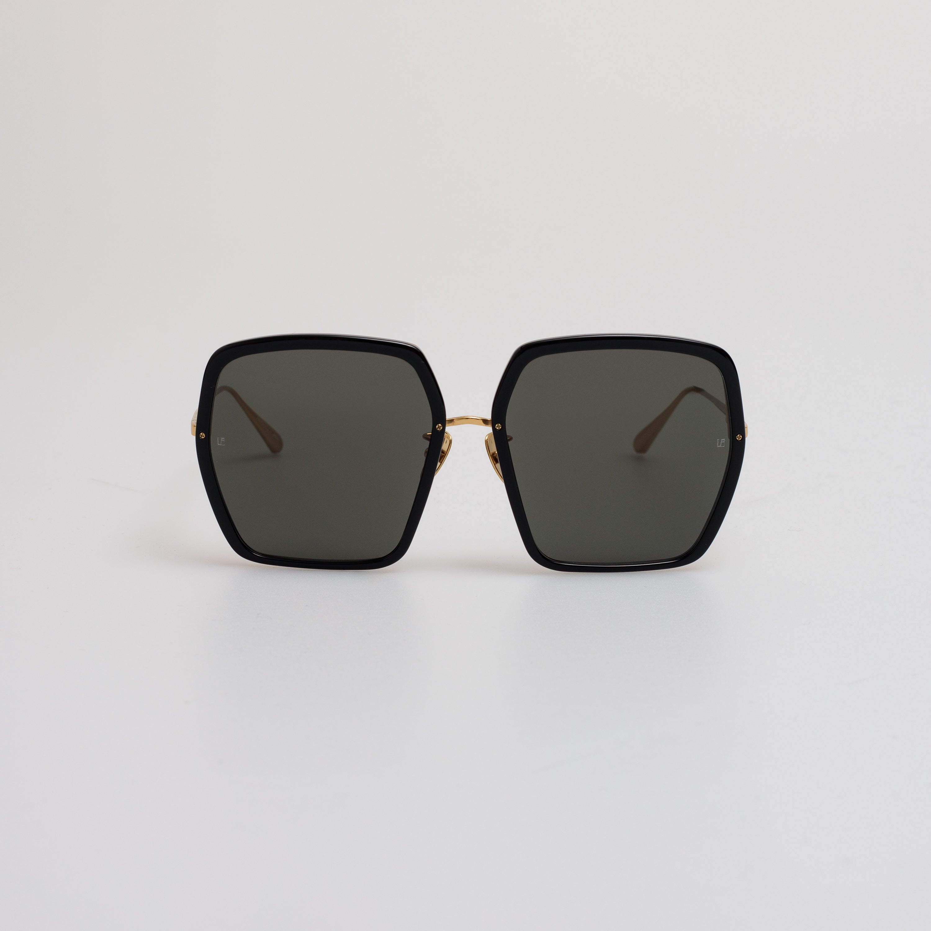 Syan Oversize Sunglasses in Black