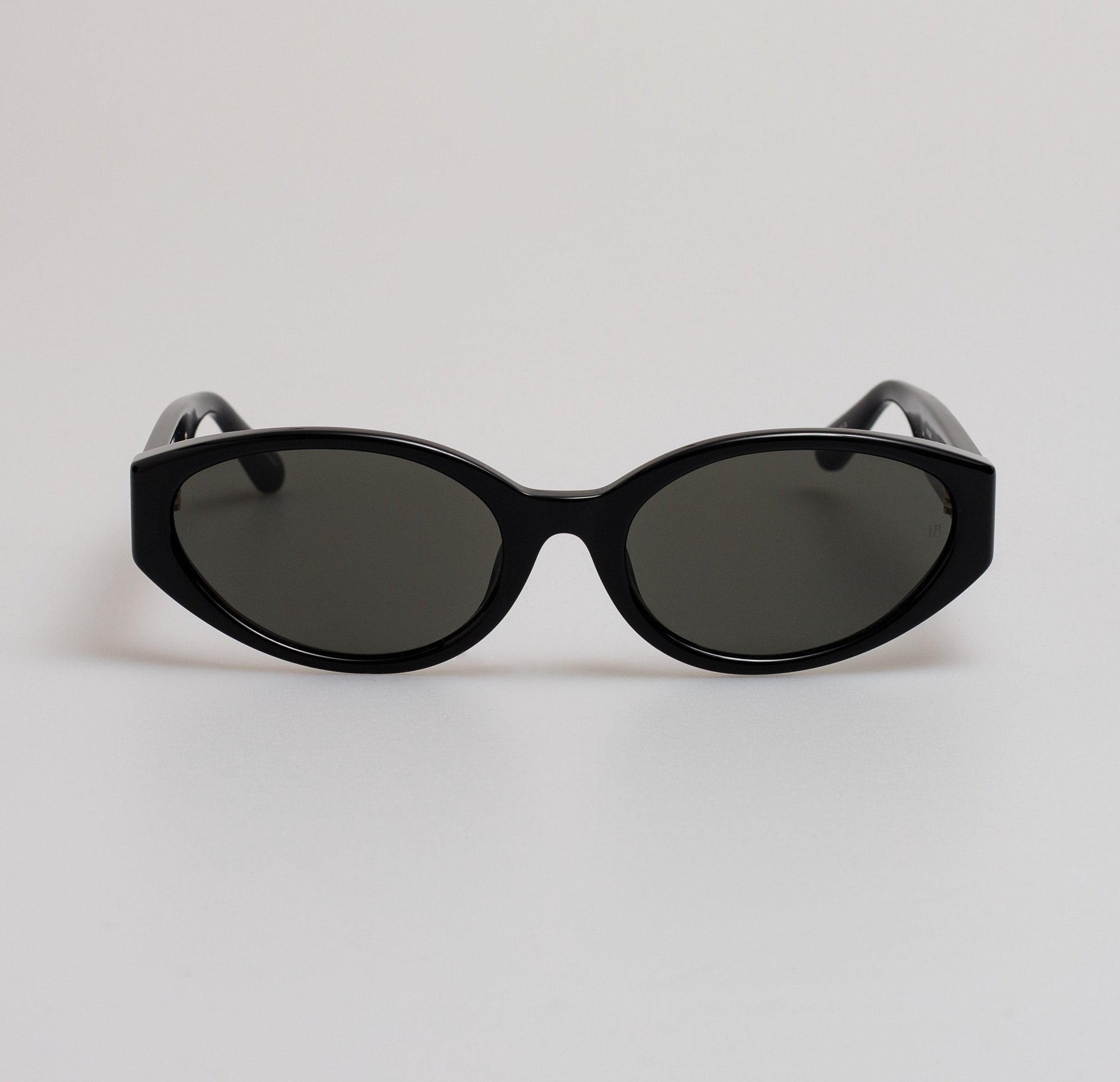 Lyra Oval Sunglasses in Black