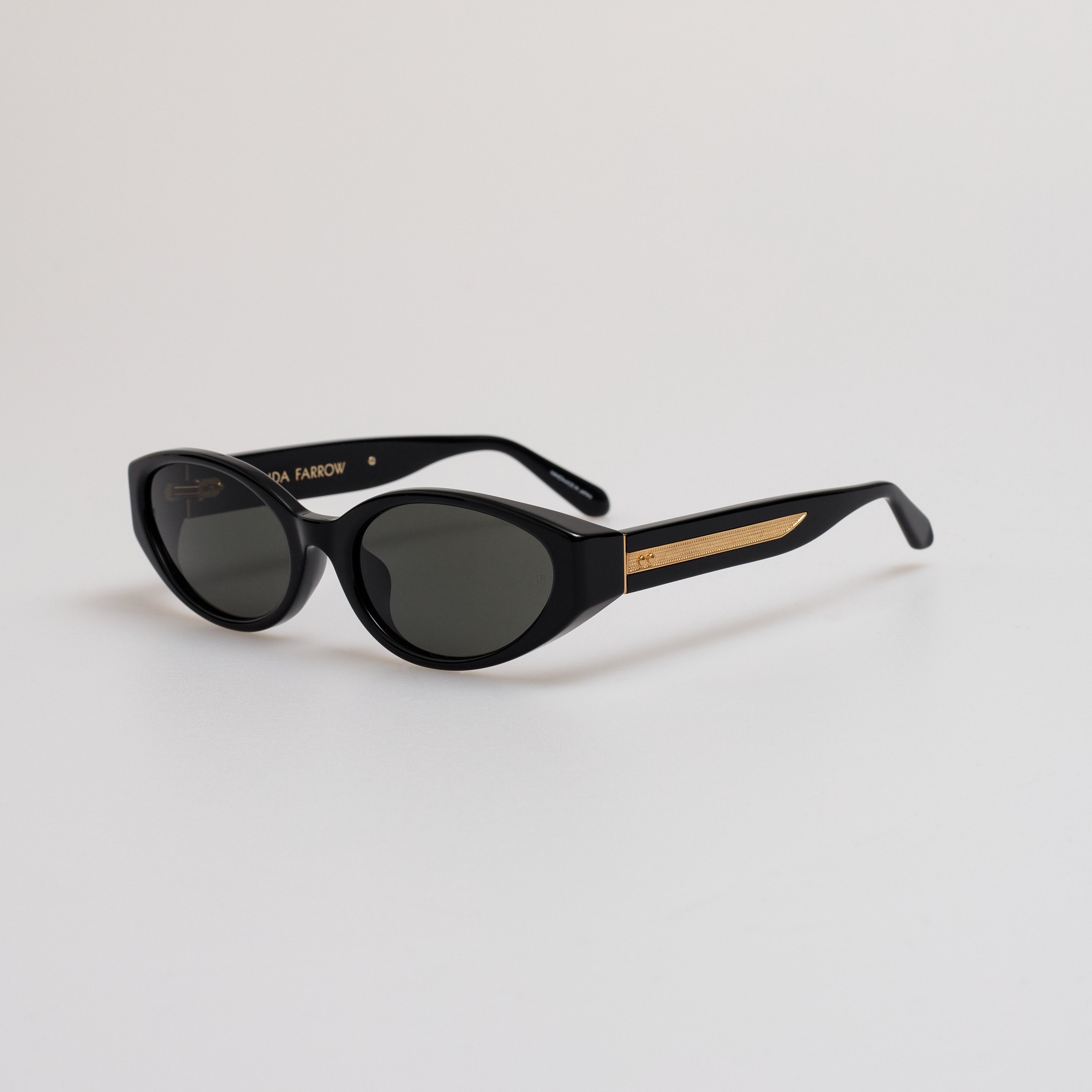 Lyra Oval Sunglasses in Black