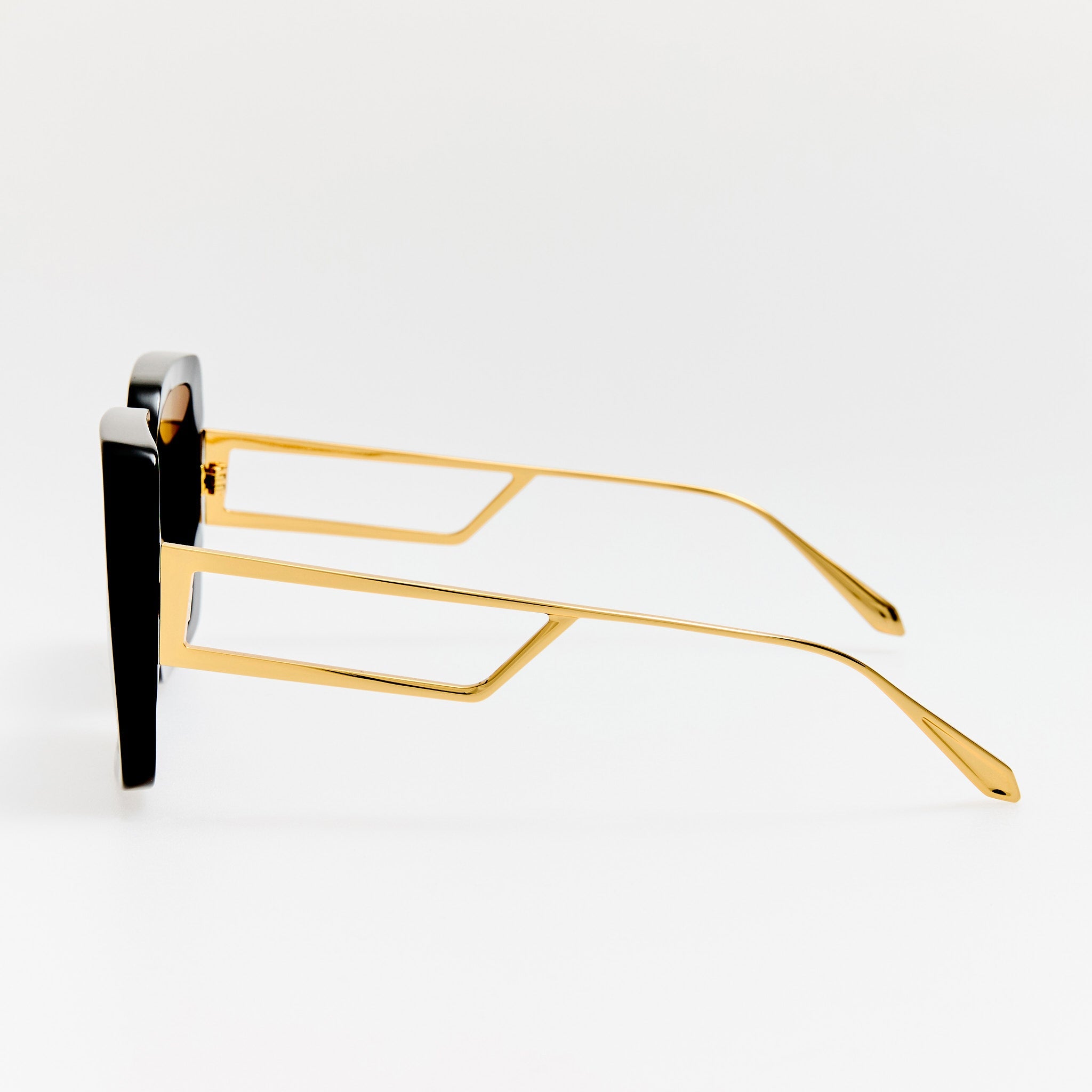 Macy Sunglasses in Black