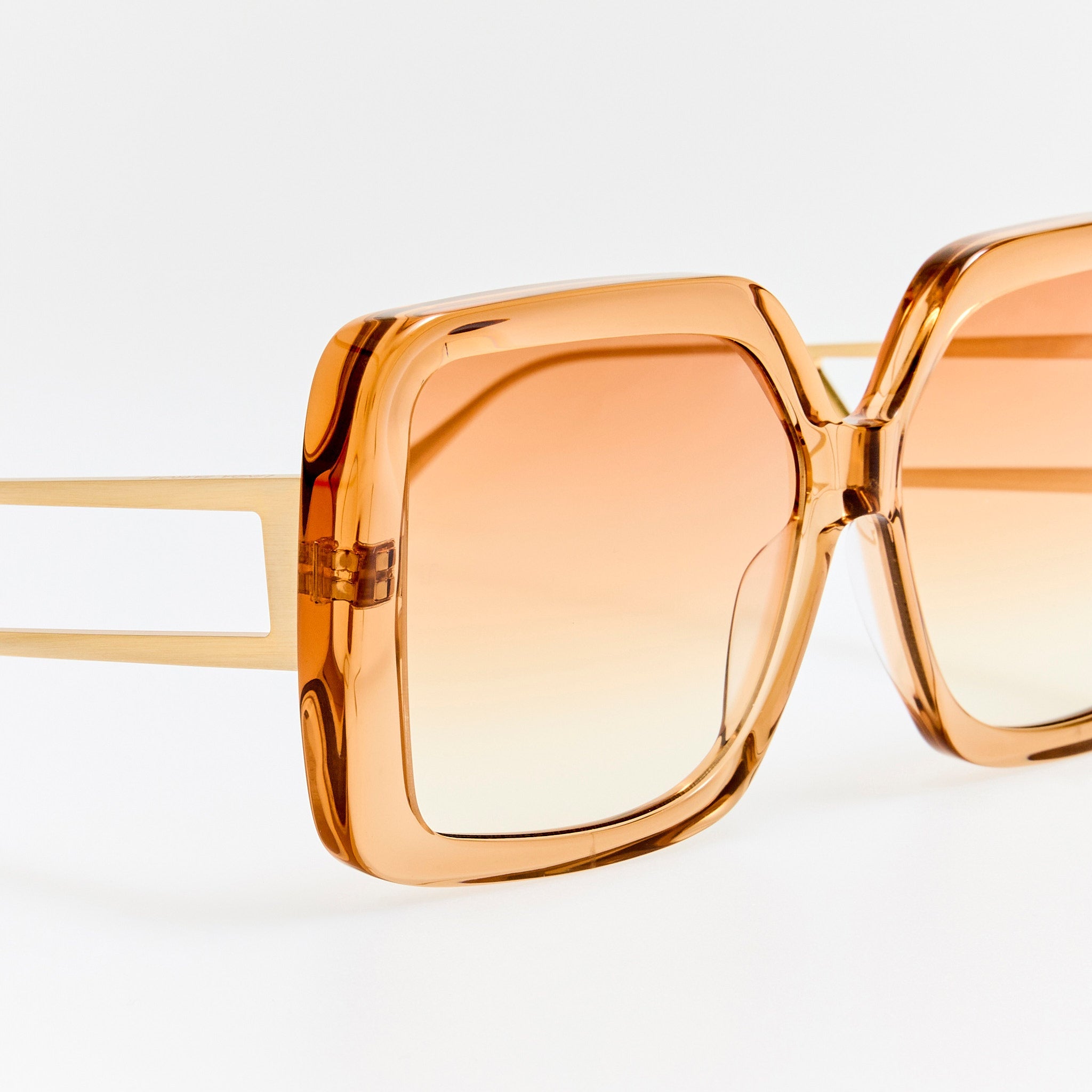 Macy Sunglasses in Honey