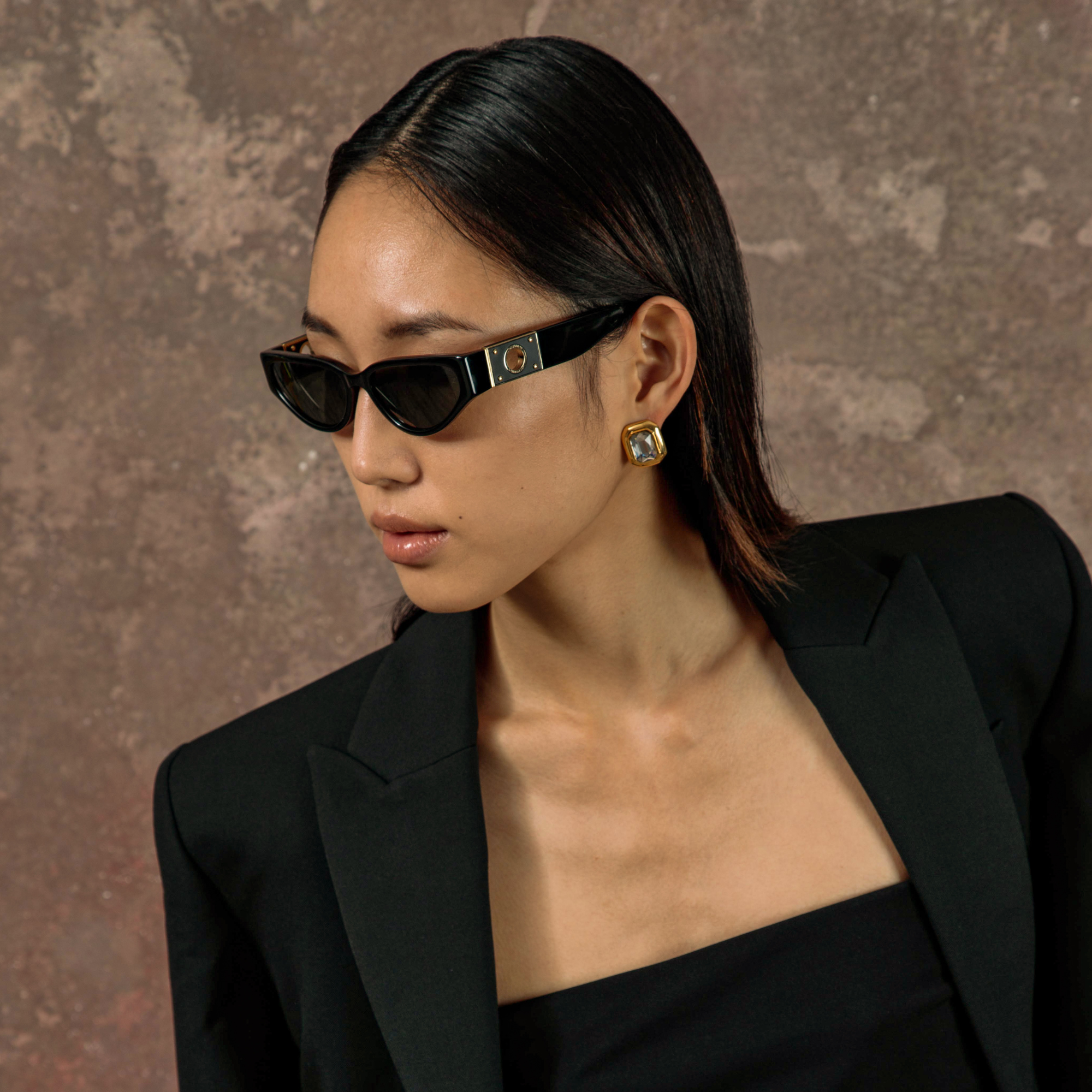 Tomie Sunglasses in Black