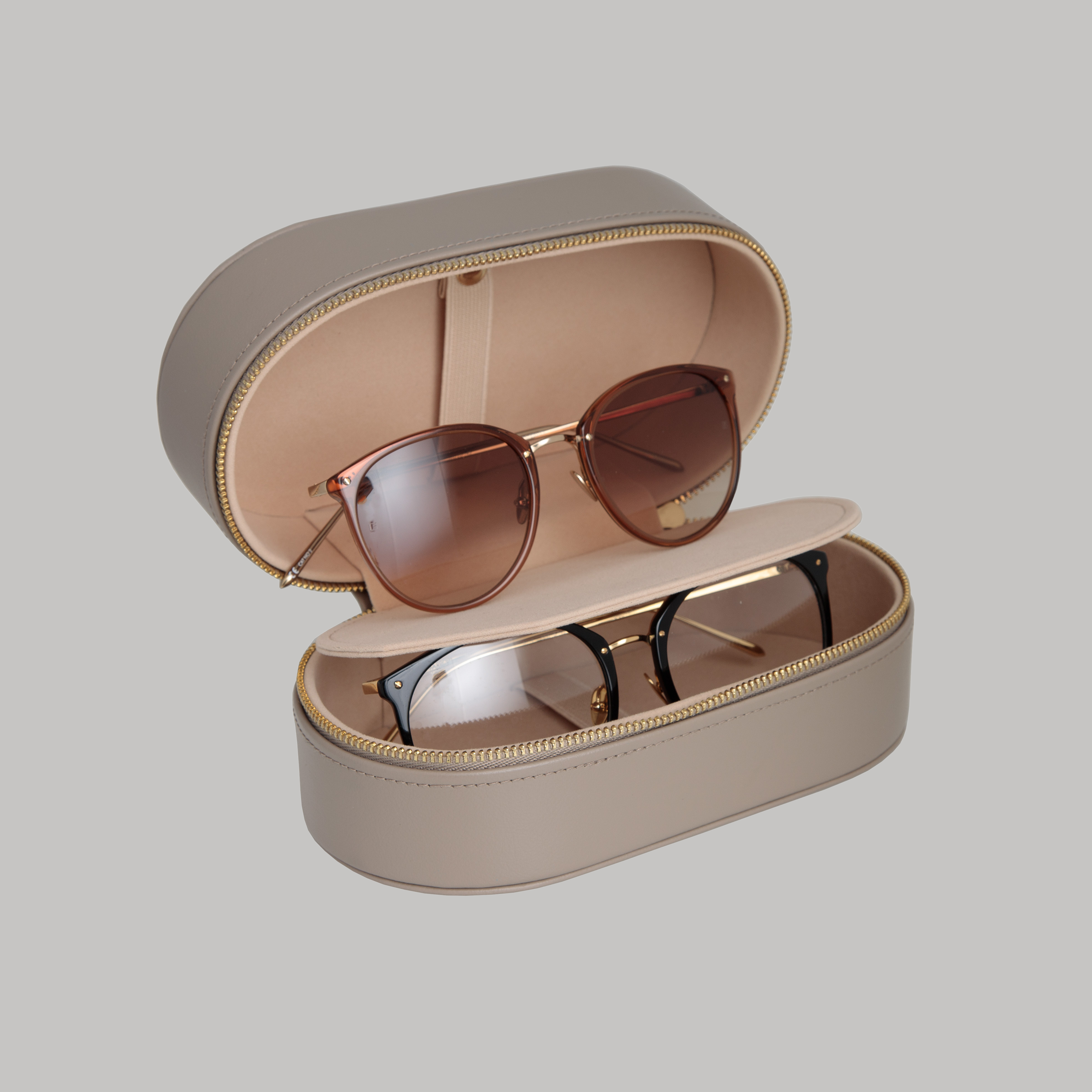 Two Pair Oval Travel Case in Taupe