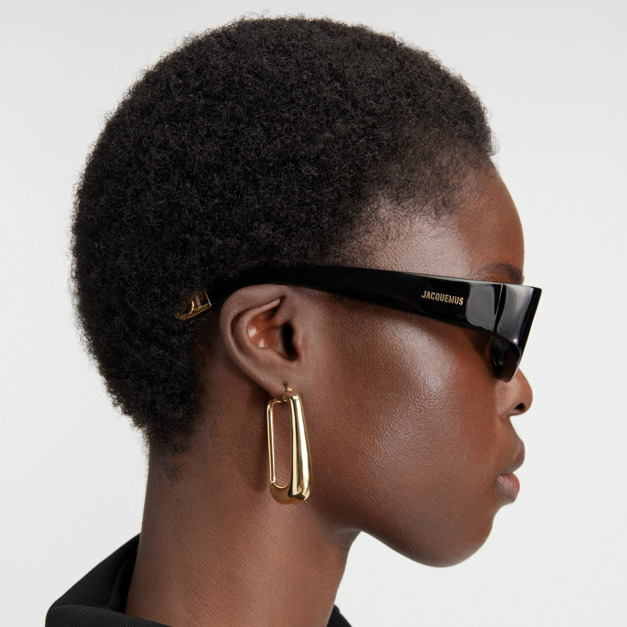 Ovalo Oval Sunglasses in Black