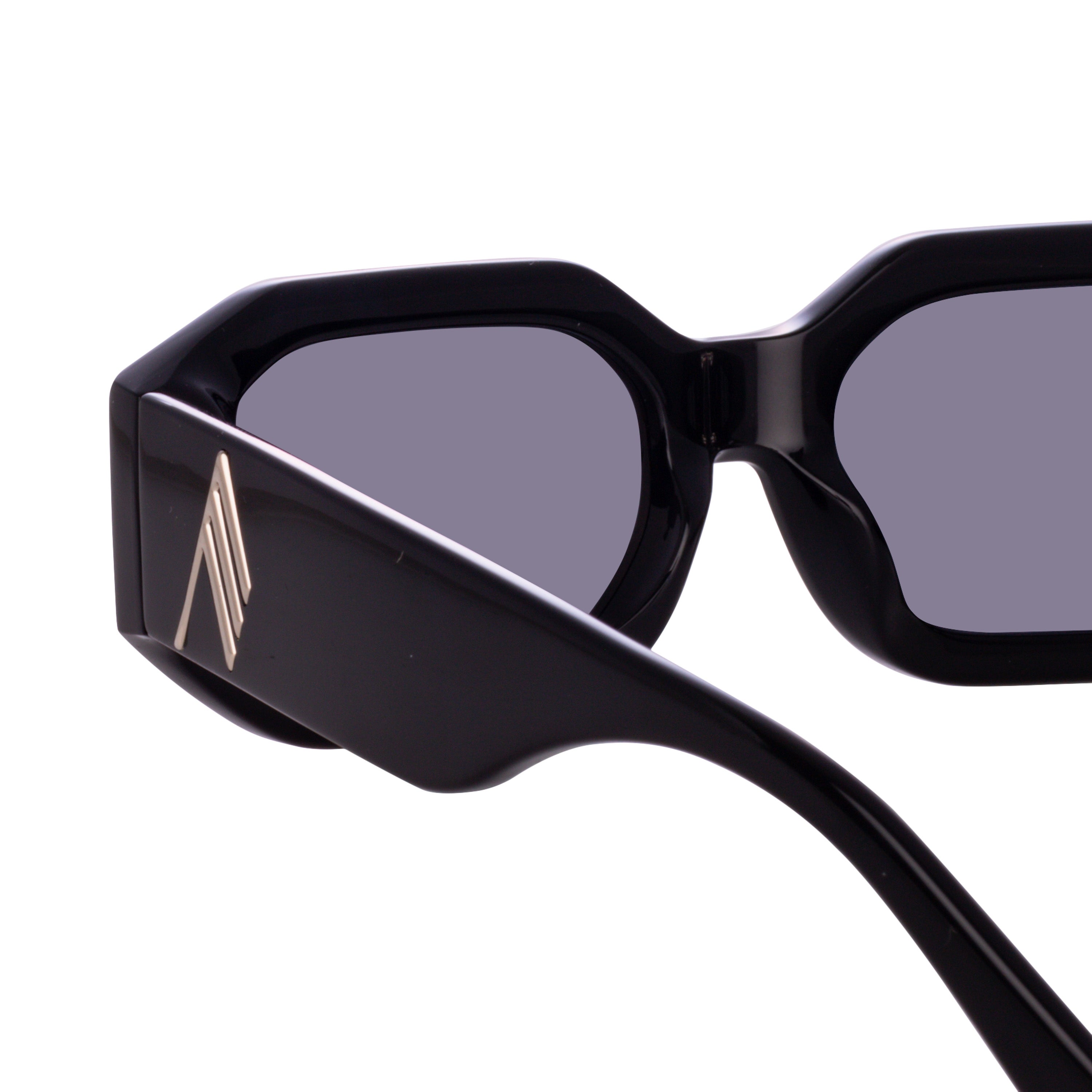 Blake Angular Sunglasses in Black